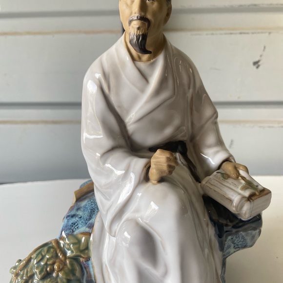 A Chinese Shiwan Pottery Figure - Picture 8 of 9